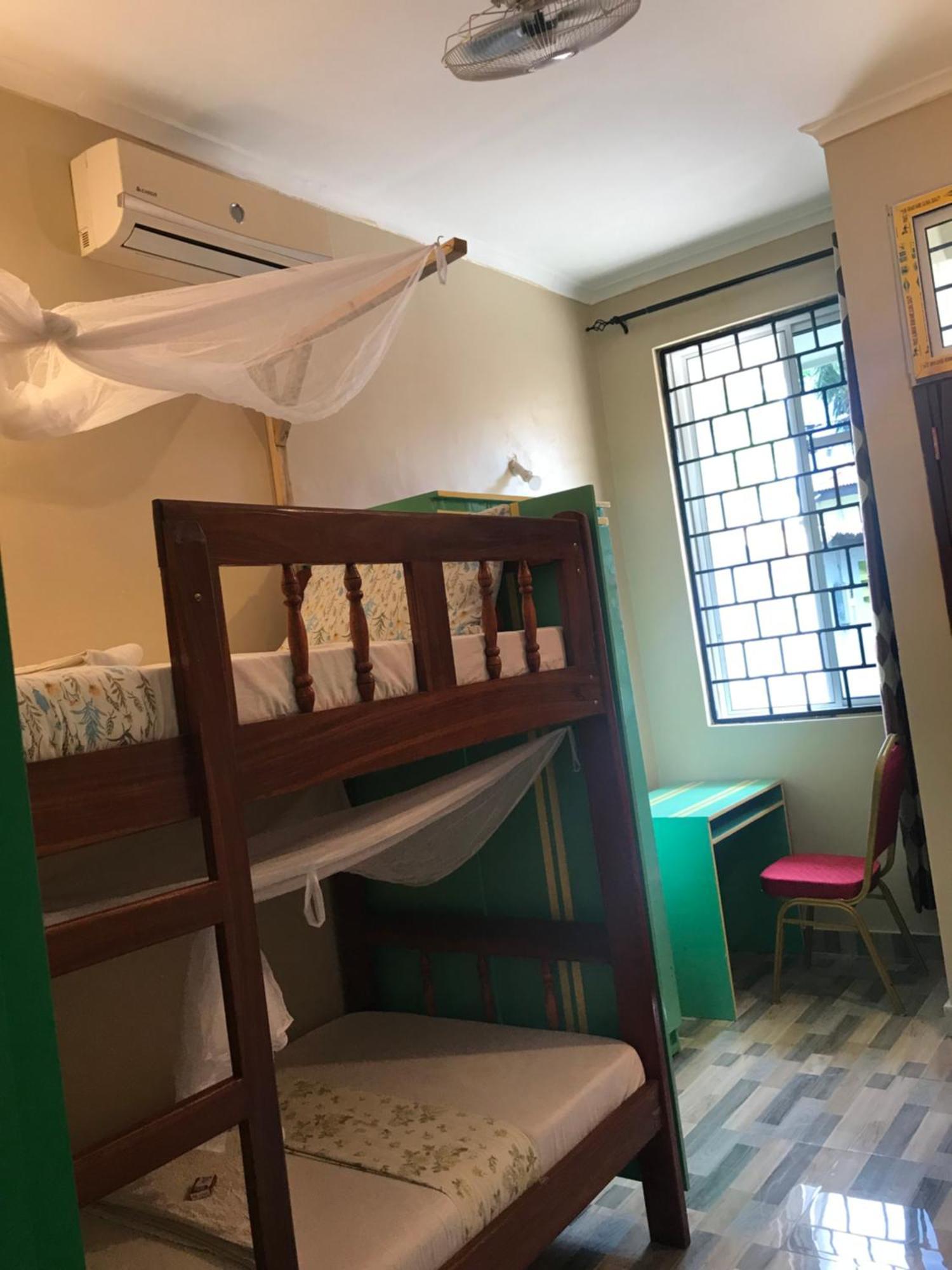 达累斯萨拉姆L&J Modern Backpackers Kinondoni住宿加早餐旅馆 外观 照片